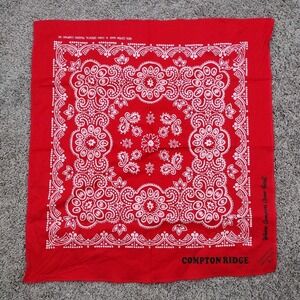 Vintage COMPTON RIDGE Bandana Red PAISLEY Where Campers Come First Branson MO